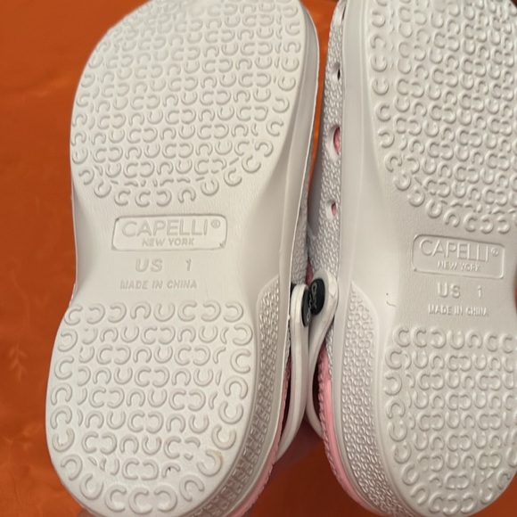 Girls croc style shoes - Picture 4 of 5